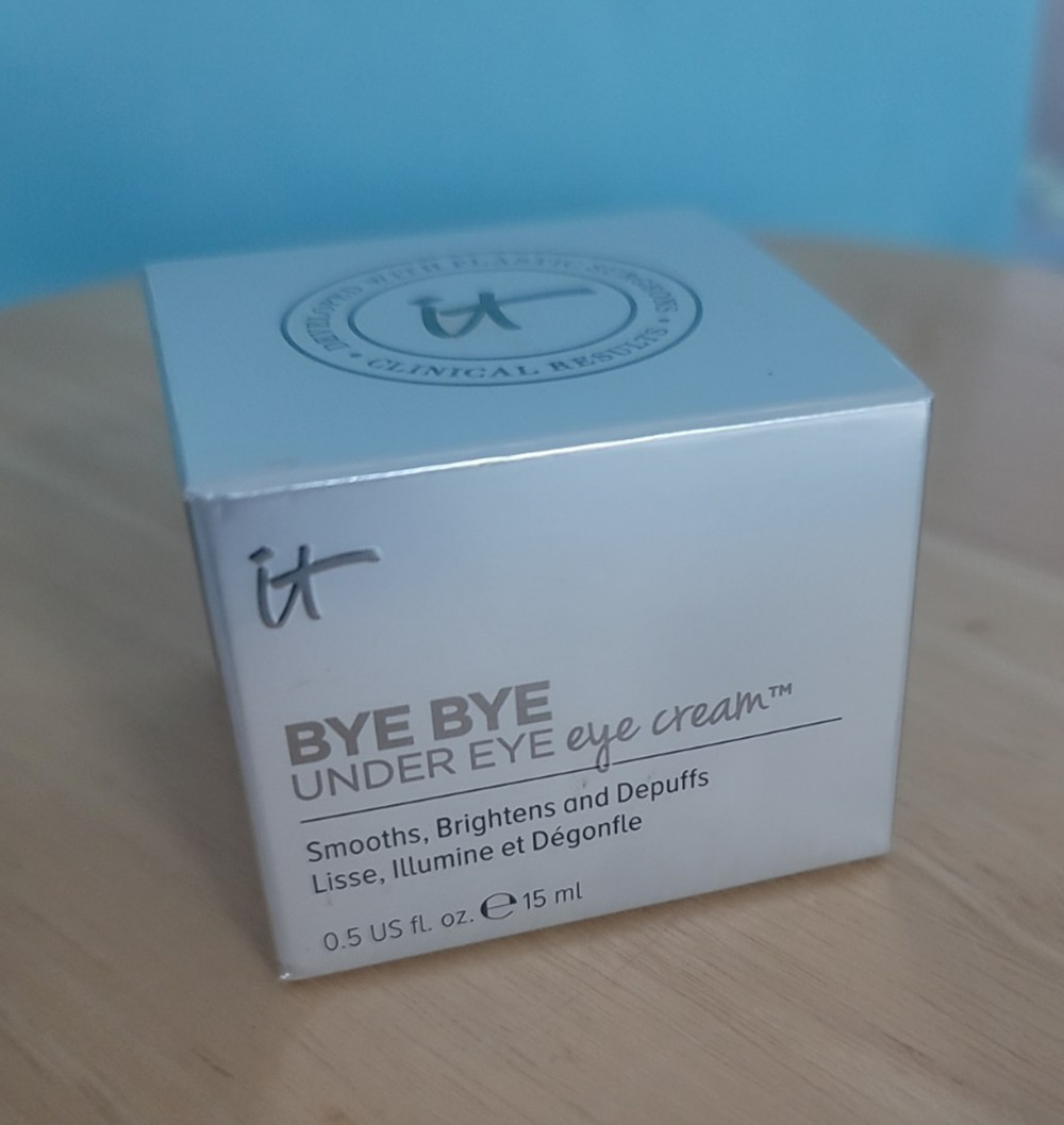 IT COSMETICS Bye Bye Under Eye Cream Smooths Brightens Depuffs 0.5 fl oz 15 mL